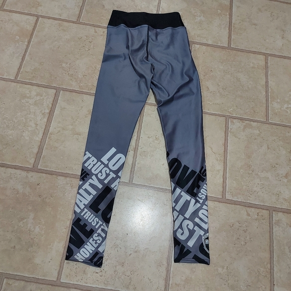 High waisted leggings! - Picture 5 of 5